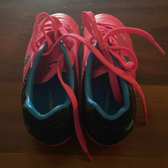 Dream Pairs Little Girls soccer cleats size 13 used in great condition - Picture 3 of 4